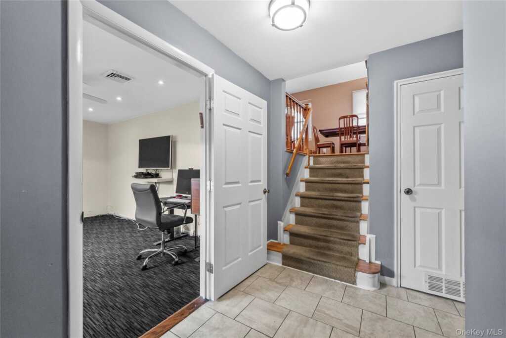 20 Salem Place, White Plains, NY 10605 - Photo 3 of 28