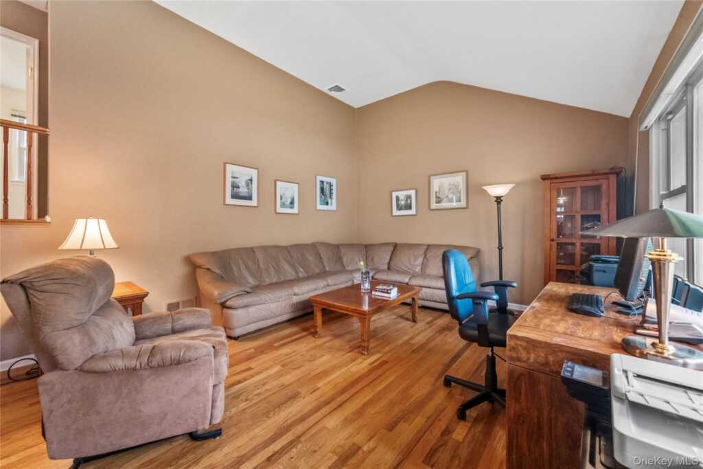 20 Salem Place, White Plains, NY 10605 - Photo 7 of 28