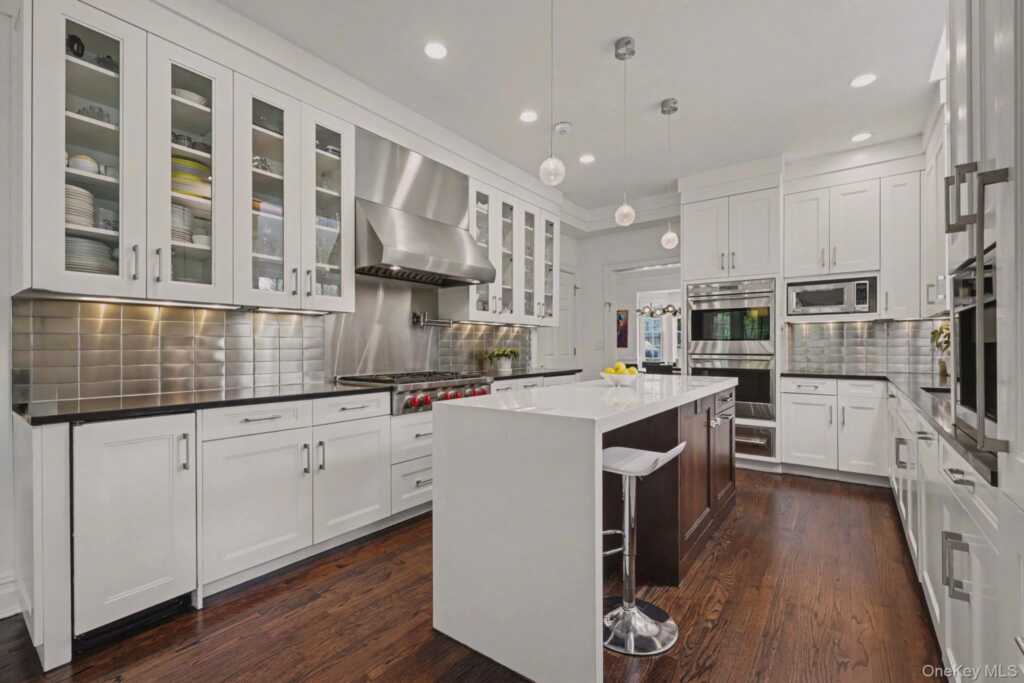 10 Morris Court, Rye, NY 10580 - Photo 12 of 50