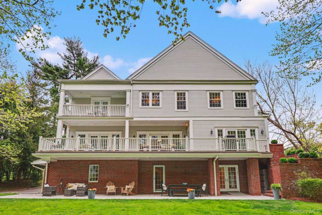 10 Morris Court, Rye, NY 10580 - Photo 2 of 50