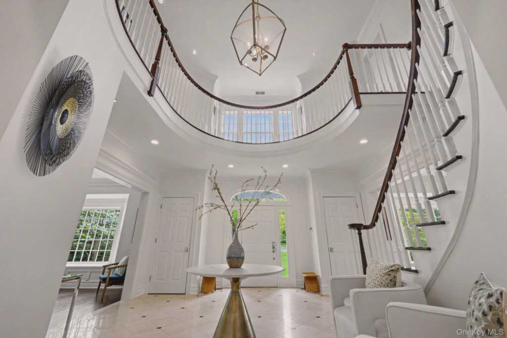 10 Morris Court, Rye, NY 10580 - Photo 4 of 50