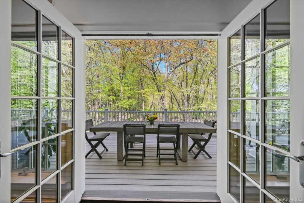 10 Morris Court, Rye, NY 10580 - Photo 9 of 50