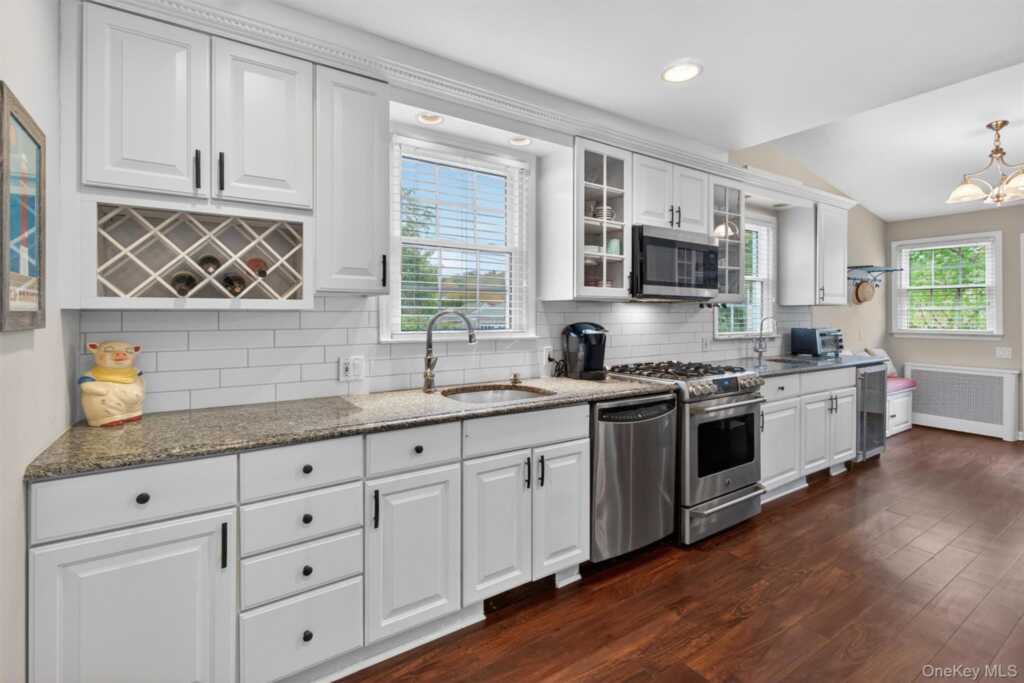54 Seneca Avenue, White Plains, NY 10603 - Photo 13 of 50