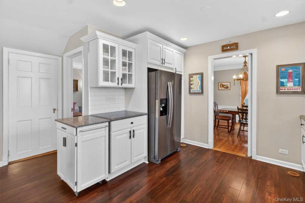 54 Seneca Avenue, White Plains, NY 10603 - Photo 14 of 50