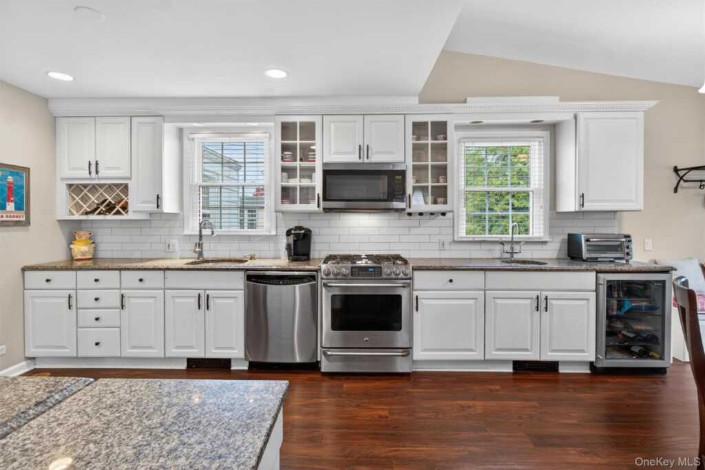 54 Seneca Avenue, White Plains, NY 10603 - Photo 15 of 50