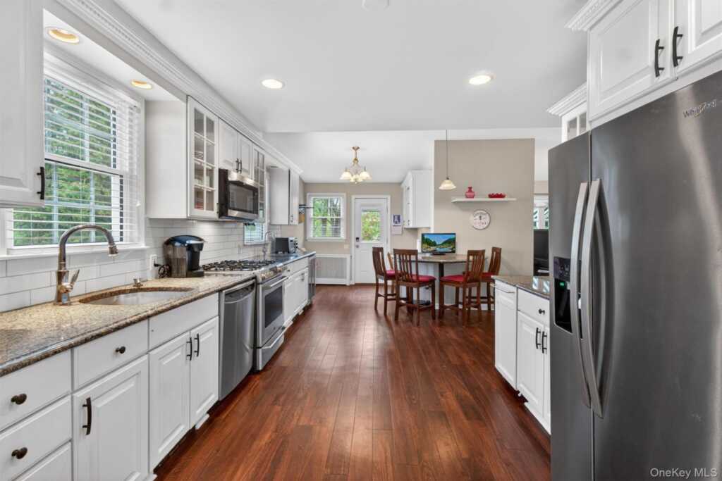 54 Seneca Avenue, White Plains, NY 10603 - Photo 16 of 50
