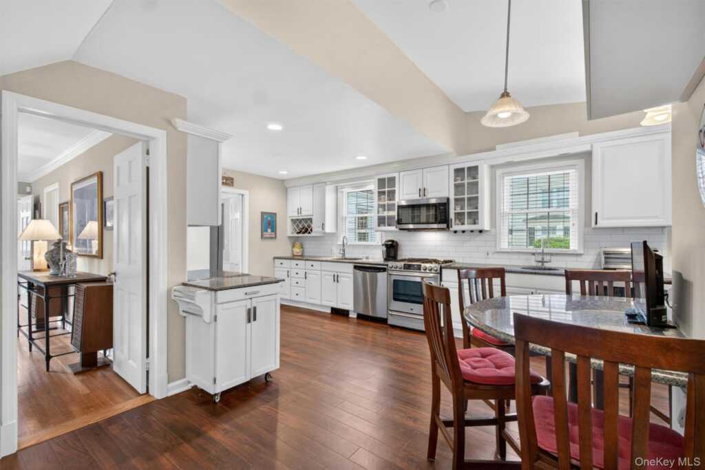 54 Seneca Avenue, White Plains, NY 10603 - Photo 20 of 50