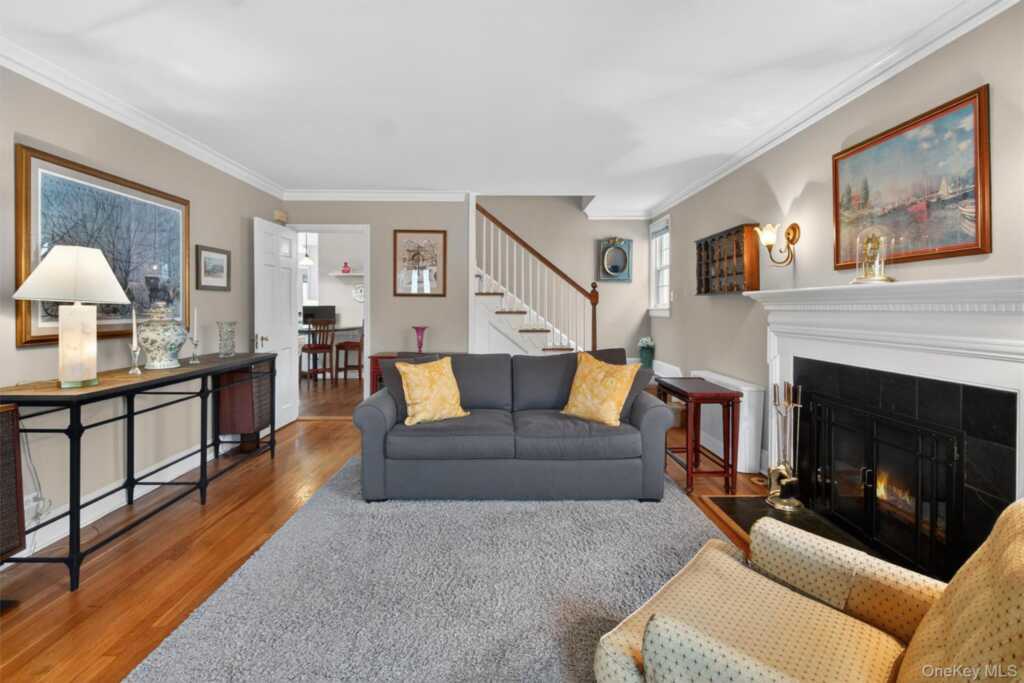 54 Seneca Avenue, White Plains, NY 10603 - Photo 4 of 50