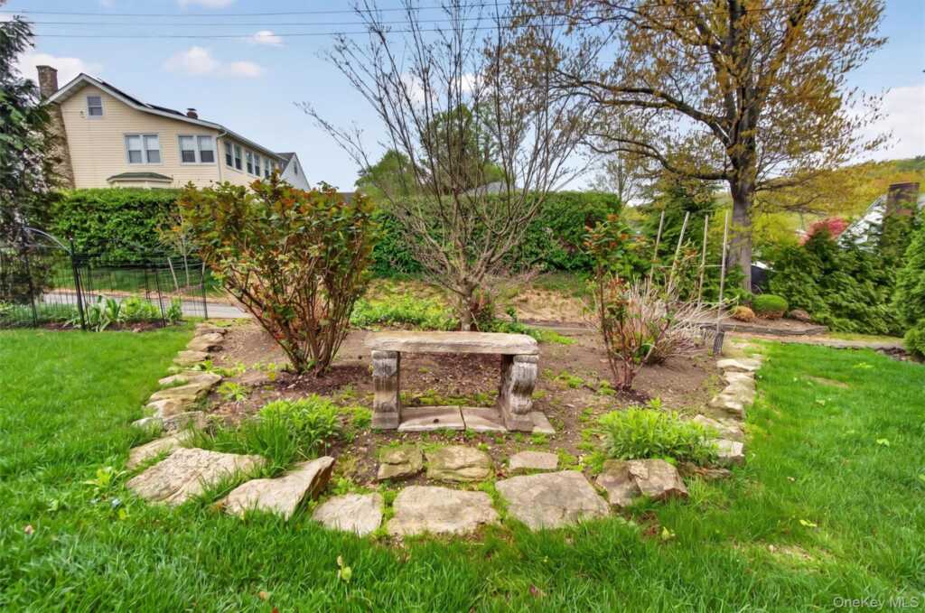 54 Seneca Avenue, White Plains, NY 10603 - Photo 44 of 50