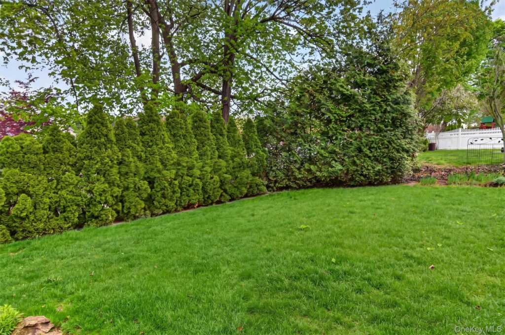 54 Seneca Avenue, White Plains, NY 10603 - Photo 45 of 50