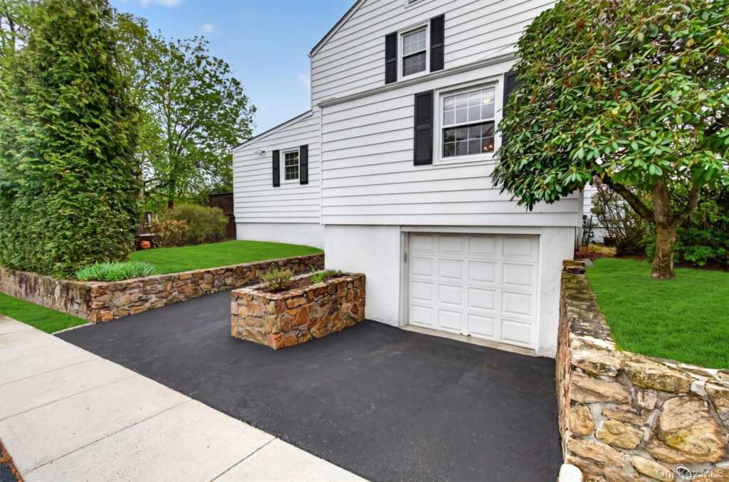54 Seneca Avenue, White Plains, NY 10603 - Photo 48 of 50