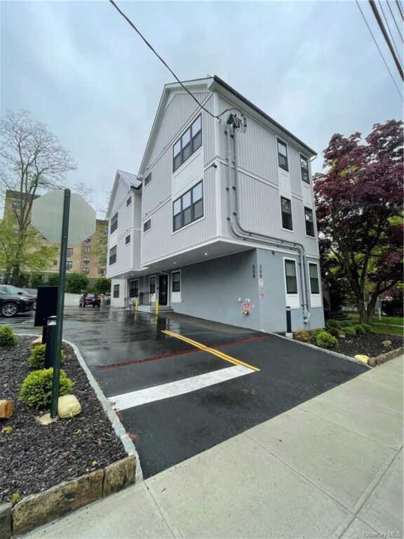 308 Battle Avenue, Unit #3, White Plains, NY 10606