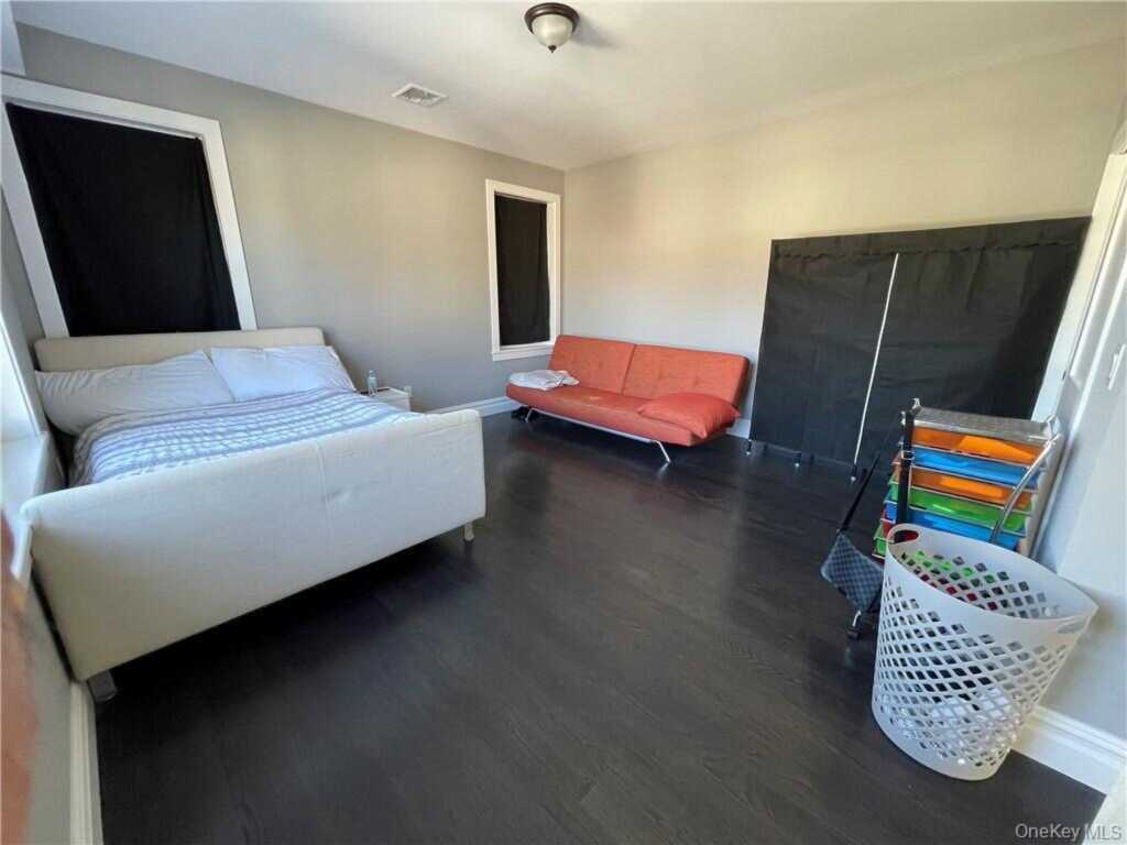 308 Battle Avenue, Unit #3, White Plains, NY 10606 - Photo 10 of 12