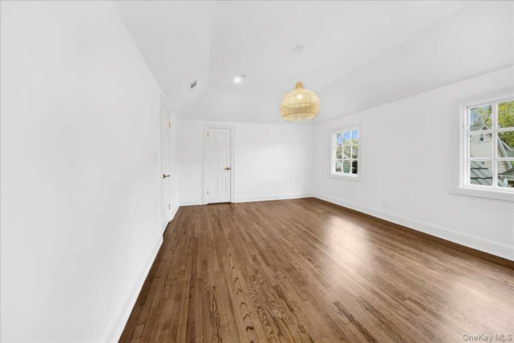 7 Fernwood Avenue, Rye, NY 10580 - Photo 4 of 43