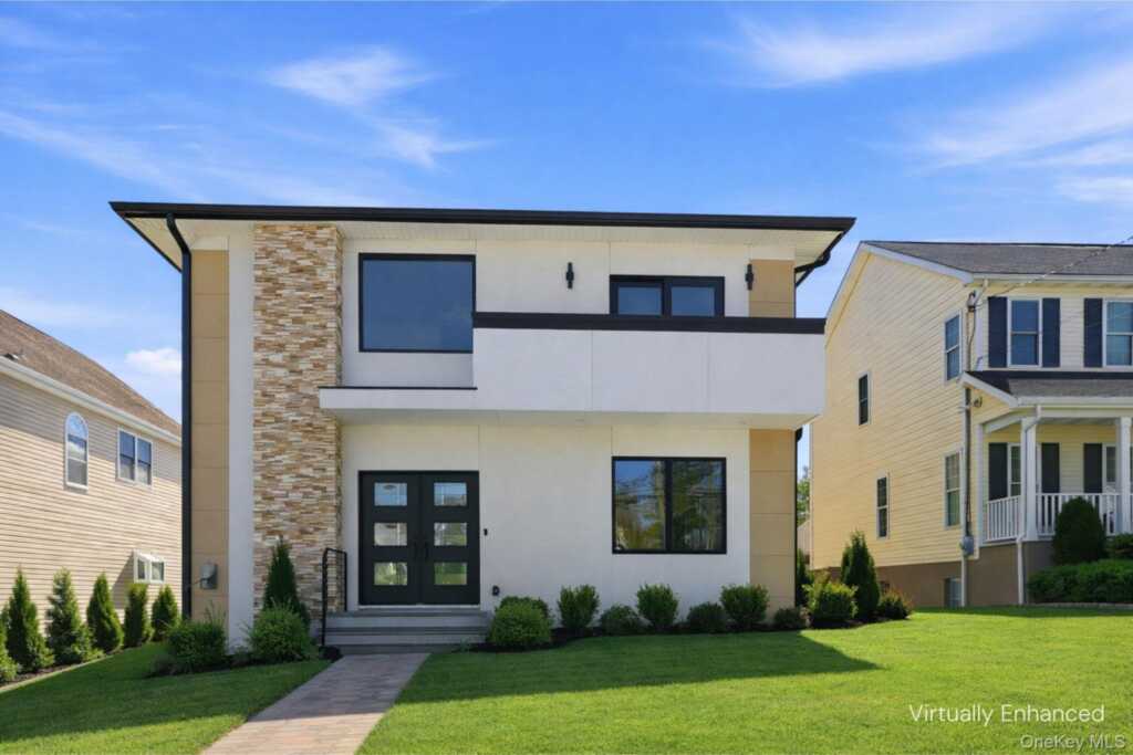 31 Gedney Way, White Plains, NY 10605 - Photo 2 of 44