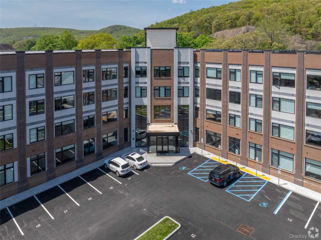 15 Washington Avenue, Unit #315, Suffern, NY 10901