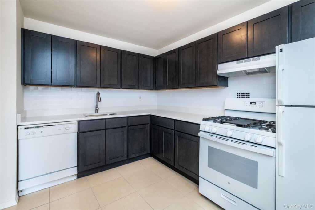 125 Lake Street, Unit #9-B South, White Plains, NY 10604 - Photo 19 of 32