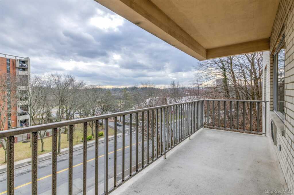 125 Lake Street, Unit #9-B South, White Plains, NY 10604 - Photo 31 of 32
