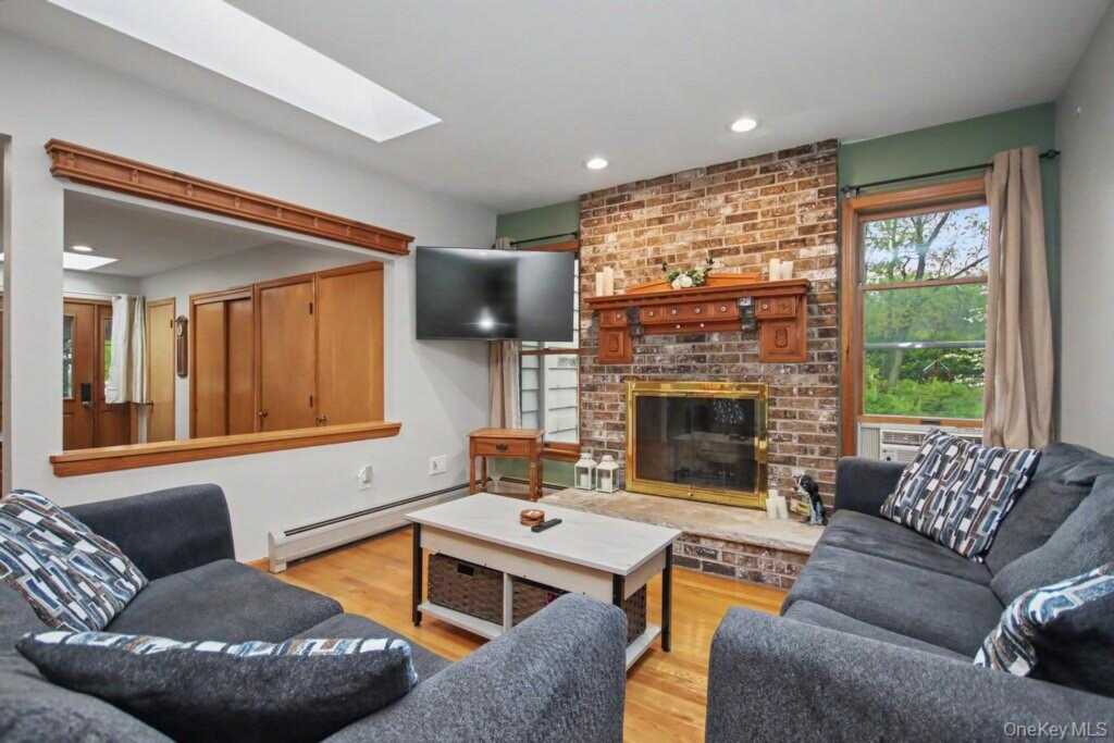 24 Convent Road, Nanuet, NY 10954 - Photo 6 of 50