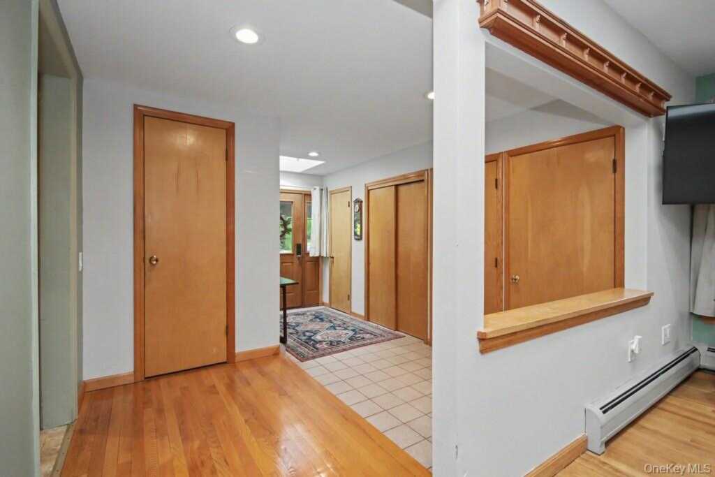 24 Convent Road, Nanuet, NY 10954 - Photo 7 of 50