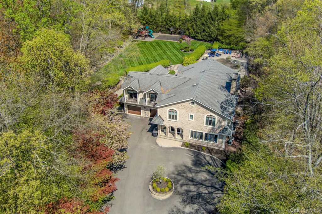 12 Rollingwood Drive, New City, NY 10956 - Photo 3 of 50