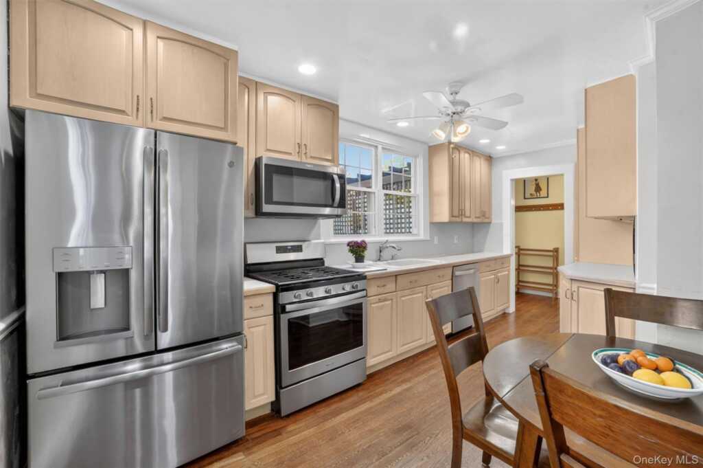 187 Longview Avenue, White Plains, NY 10605 - Photo 22 of 48