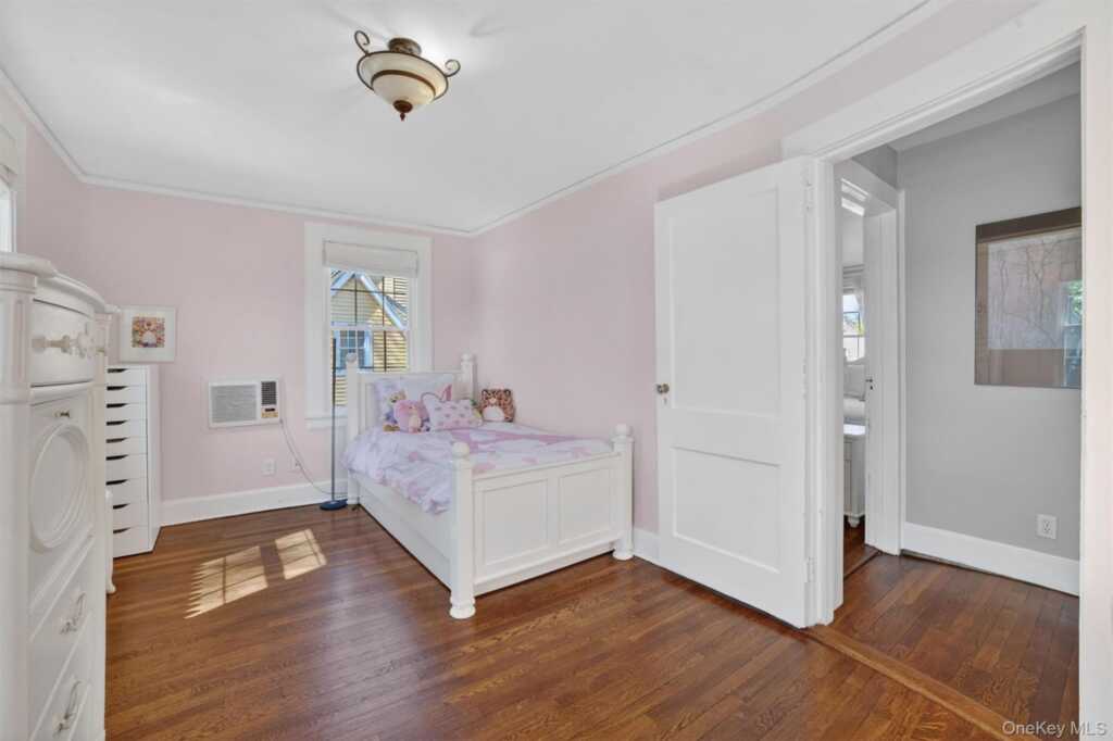 187 Longview Avenue, White Plains, NY 10605 - Photo 33 of 48