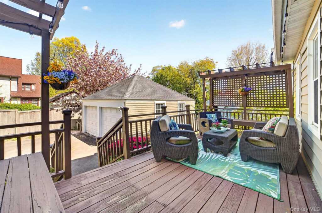 187 Longview Avenue, White Plains, NY 10605 - Photo 41 of 48