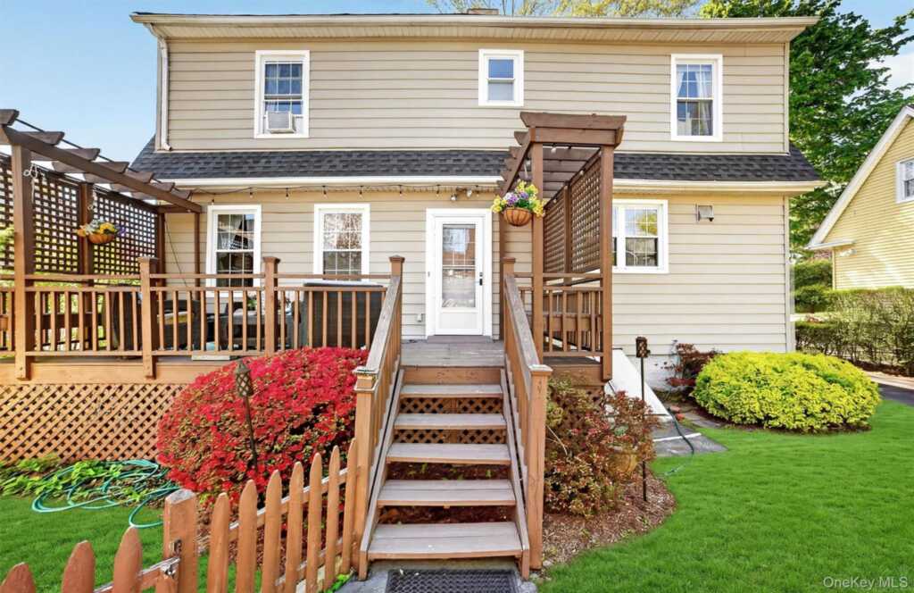 187 Longview Avenue, White Plains, NY 10605 - Photo 43 of 48