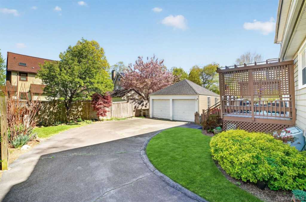 187 Longview Avenue, White Plains, NY 10605 - Photo 44 of 48