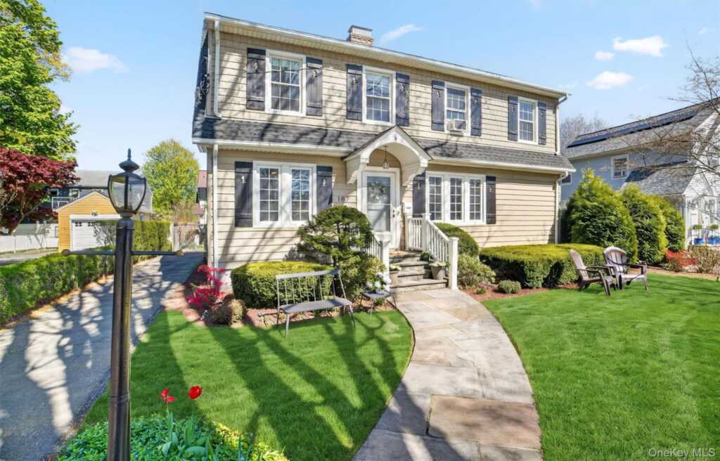 187 Longview Avenue, White Plains, NY 10605 - Photo 7 of 48