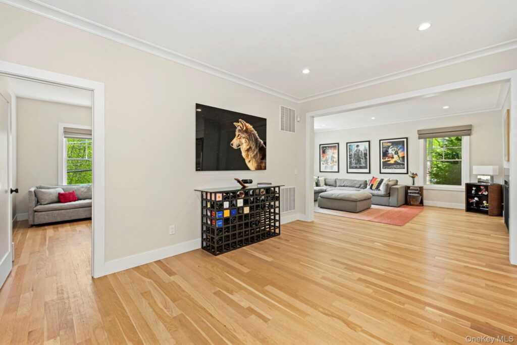 407 Wilmot Road, New Rochelle, NY 10804 - Photo 11 of 50