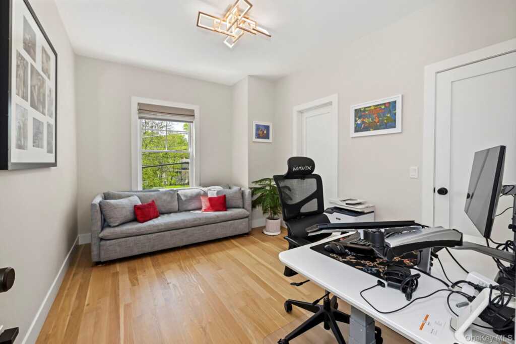 407 Wilmot Road, New Rochelle, NY 10804 - Photo 14 of 50