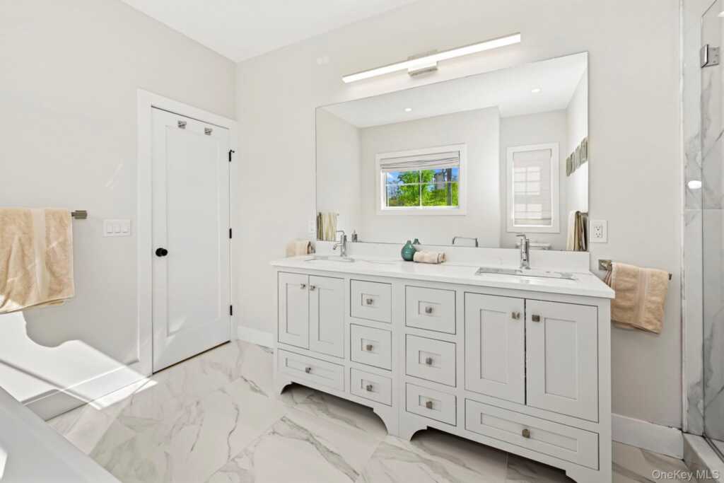 407 Wilmot Road, New Rochelle, NY 10804 - Photo 28 of 50