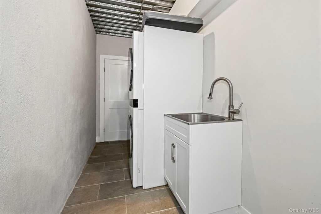 407 Wilmot Road, New Rochelle, NY 10804 - Photo 33 of 50