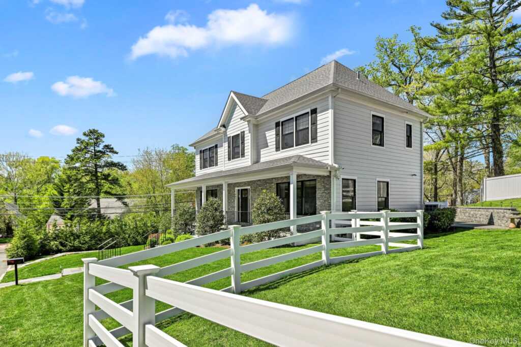 407 Wilmot Road, New Rochelle, NY 10804 - Photo 39 of 50