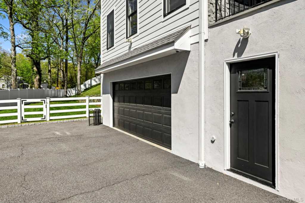 407 Wilmot Road, New Rochelle, NY 10804 - Photo 45 of 50