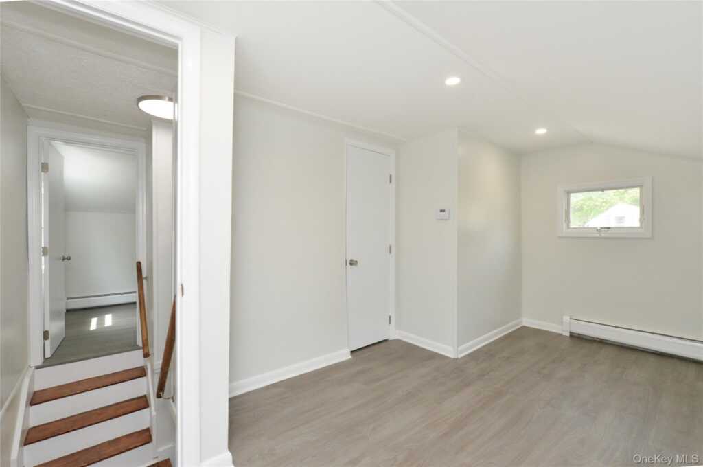 7 Pioneer Avenue, Suffern, NY 10901 - Photo 20 of 27