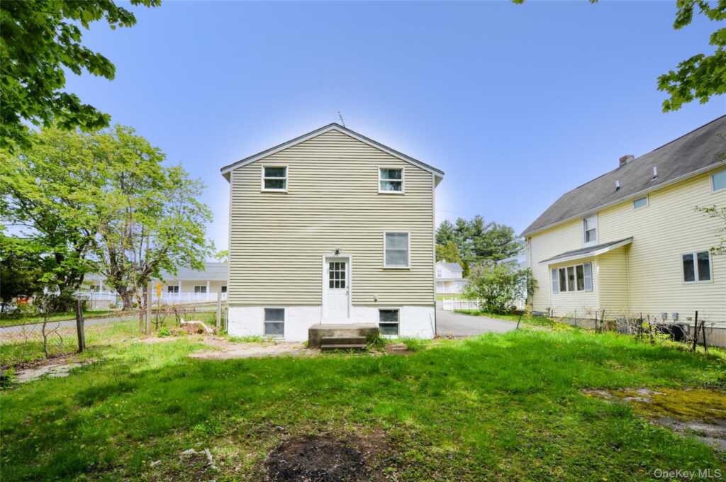 7 Pioneer Avenue, Suffern, NY 10901 - Photo 4 of 27