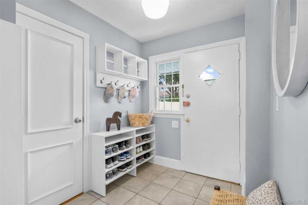 213 N Barry Avenue, Rye, NY 10543 - Photo 10 of 47