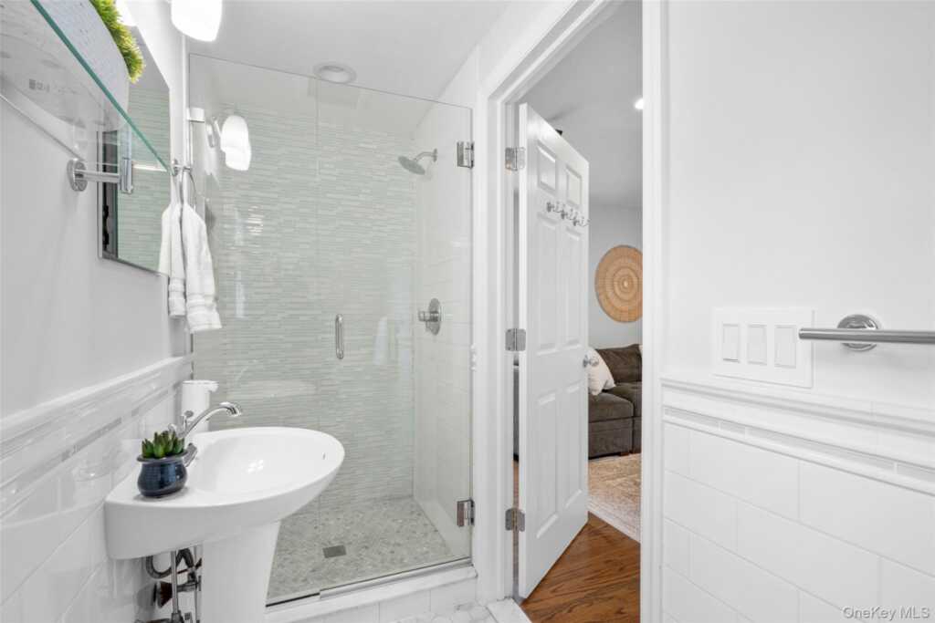 213 N Barry Avenue, Rye, NY 10543 - Photo 17 of 47