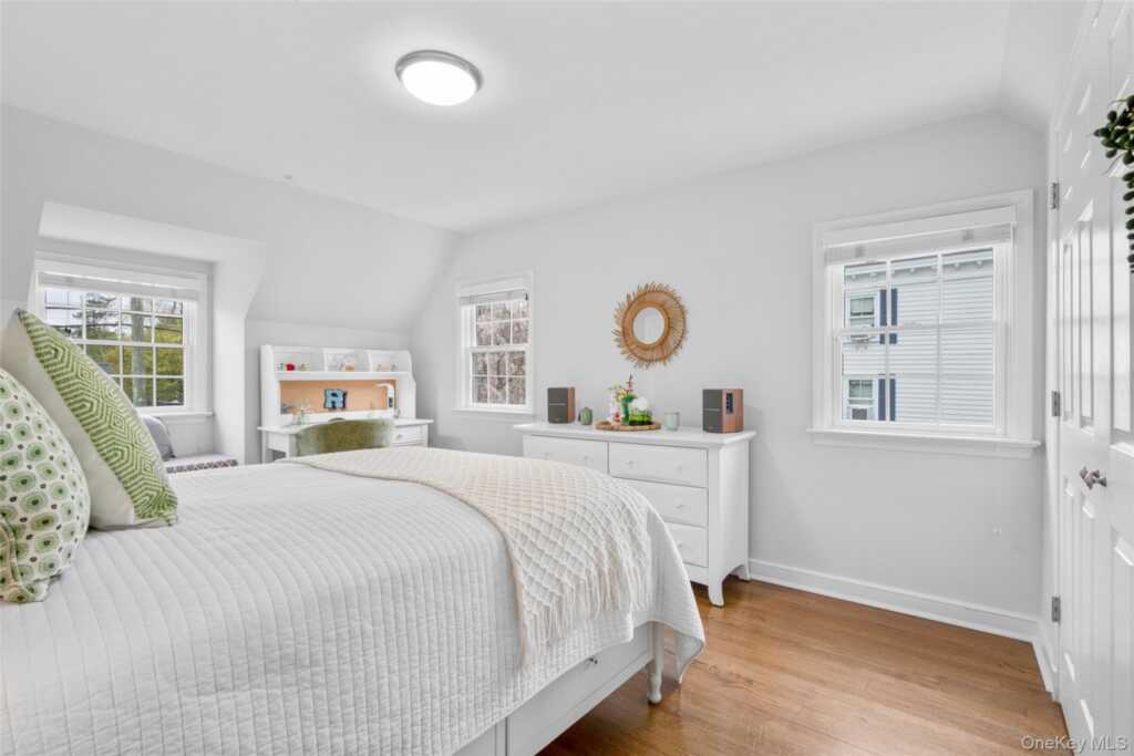 213 N Barry Avenue, Rye, NY 10543 - Photo 24 of 47