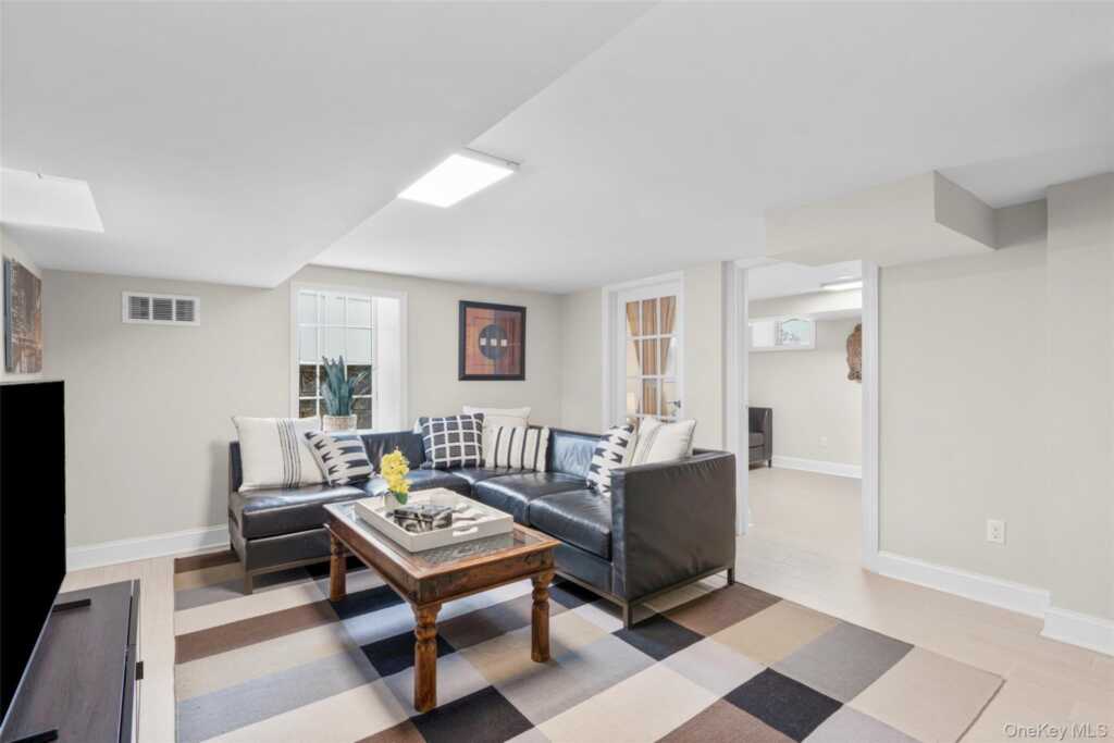 213 N Barry Avenue, Rye, NY 10543 - Photo 27 of 47