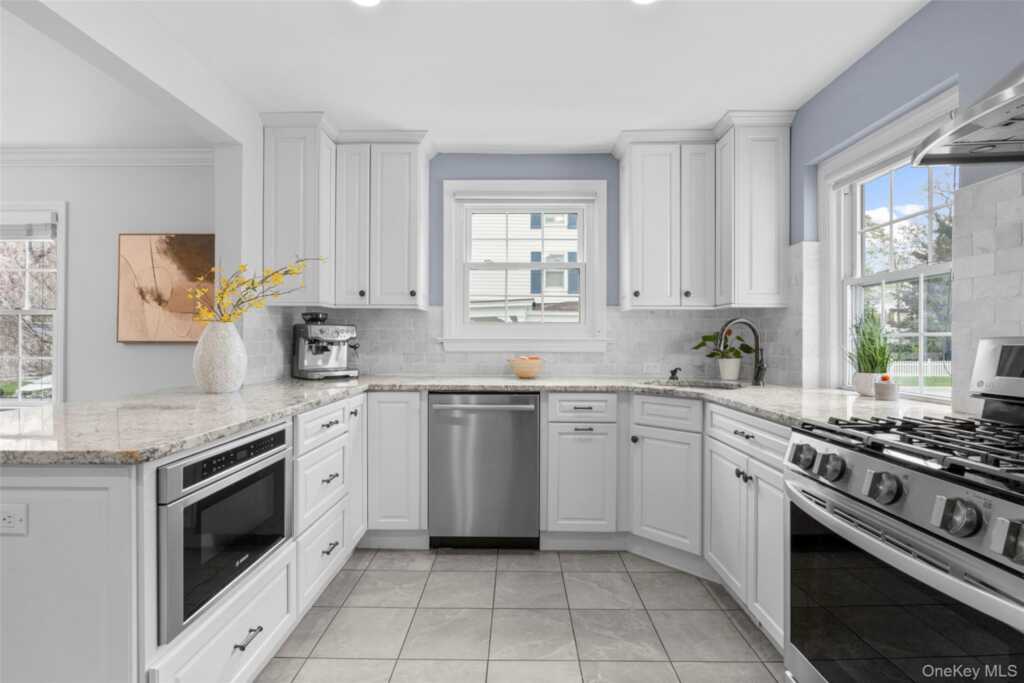 213 N Barry Avenue, Rye, NY 10543 - Photo 9 of 47