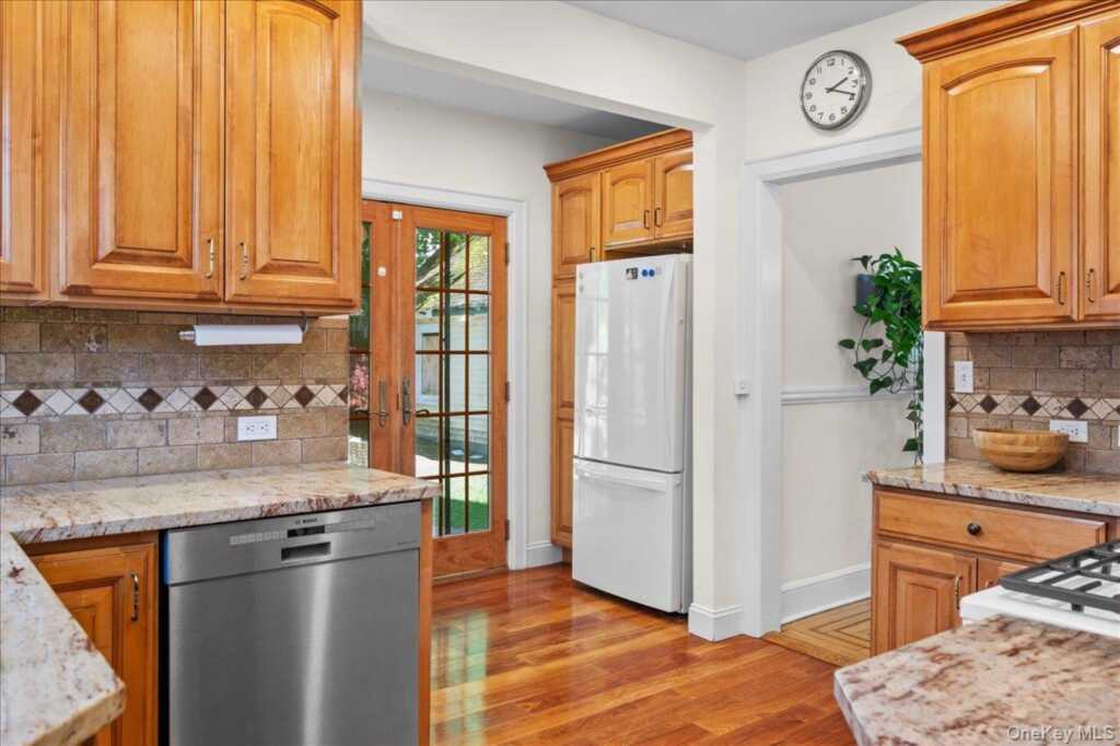 54 Ogden Avenue, White Plains, NY 10605 - Photo 19 of 47