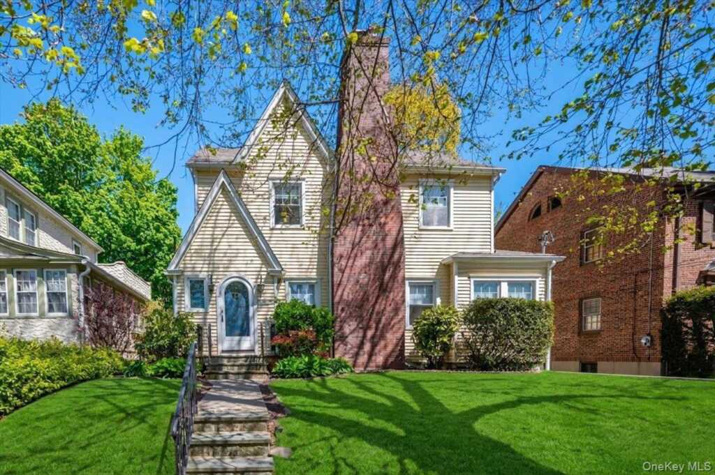 54 Ogden Avenue, White Plains, NY 10605 - Photo 2 of 47