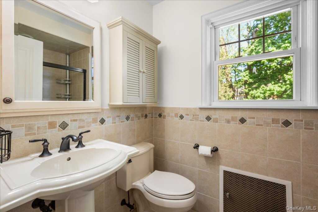 54 Ogden Avenue, White Plains, NY 10605 - Photo 28 of 47