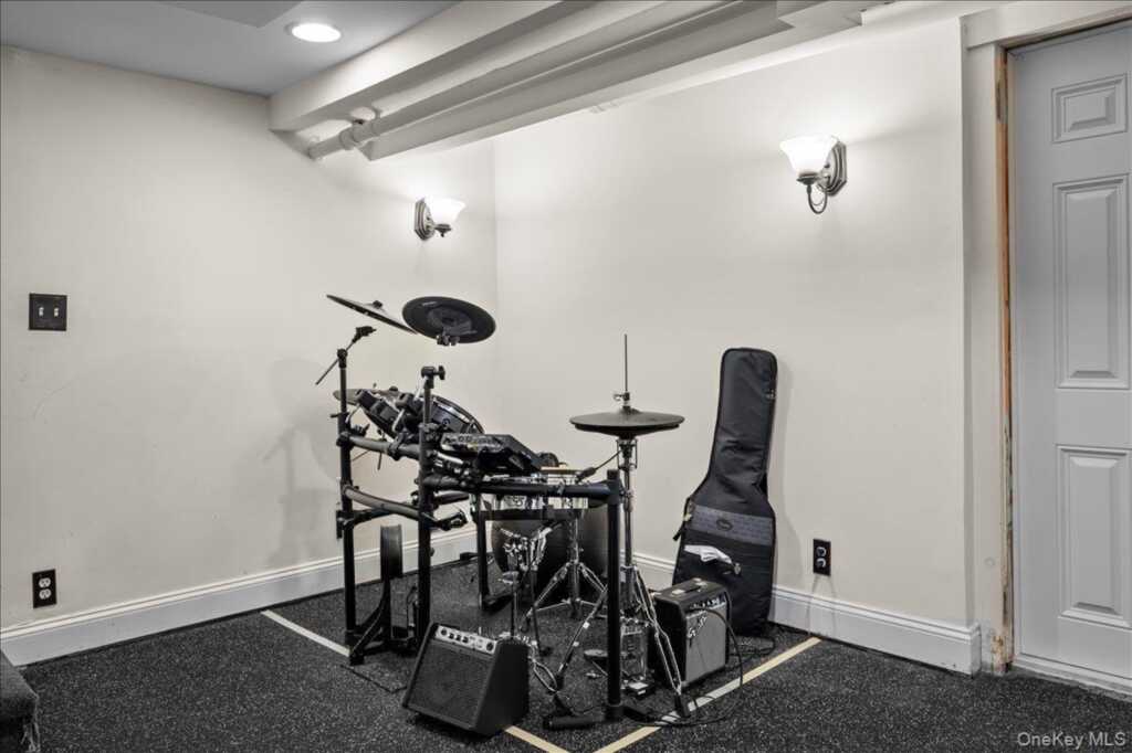 54 Ogden Avenue, White Plains, NY 10605 - Photo 35 of 47