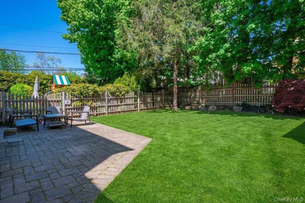 54 Ogden Avenue, White Plains, NY 10605 - Photo 39 of 47