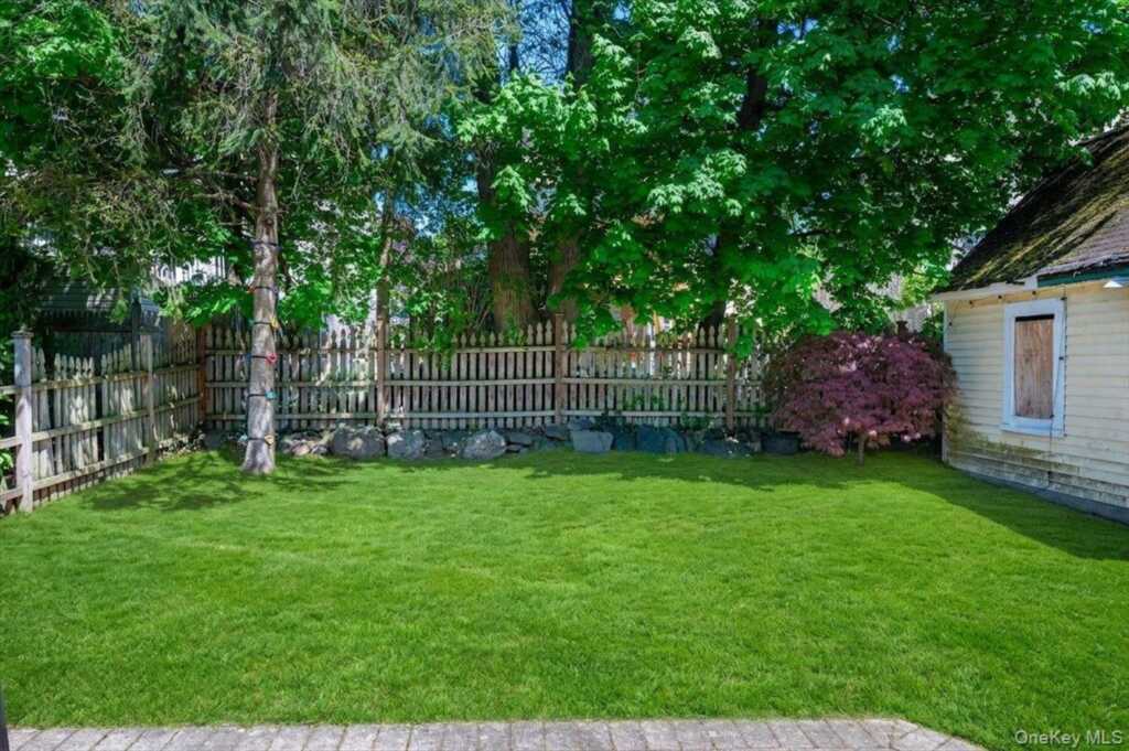 54 Ogden Avenue, White Plains, NY 10605 - Photo 40 of 47